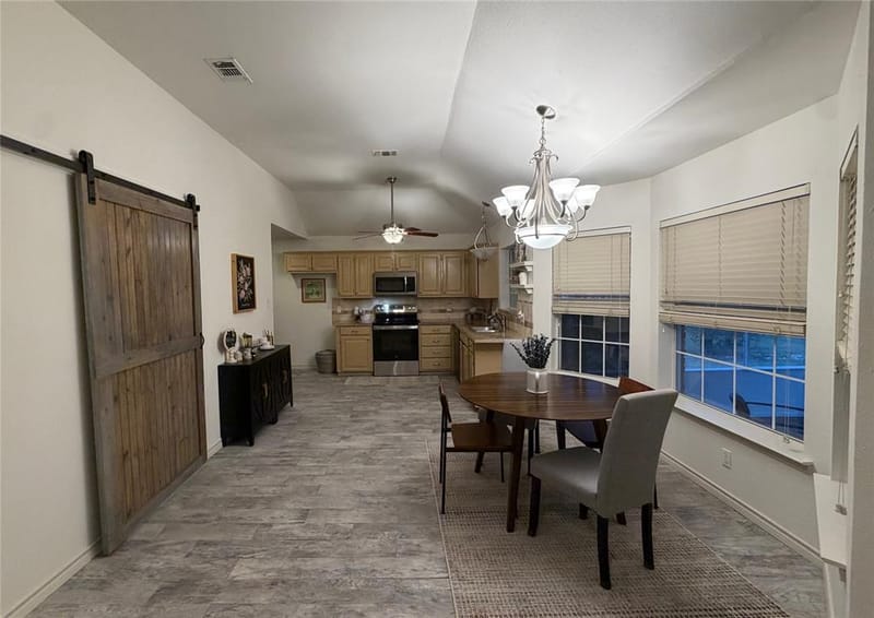 1107 Oxford Drive, Gainesville TX 76240 - Photo 3
