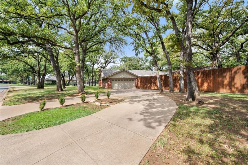 1001 Whispering Oak Court, Arlington TX 76012 - Photo 34