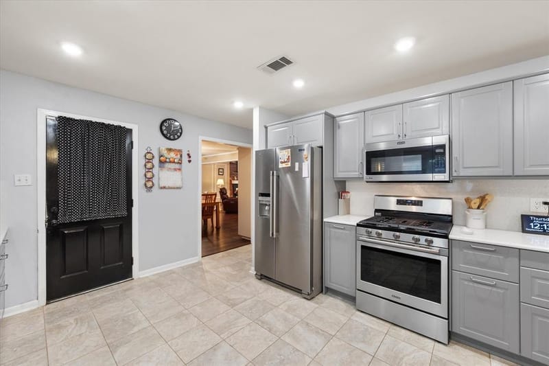 1001 Whispering Oak Court, Arlington TX 76012 - Photo 15