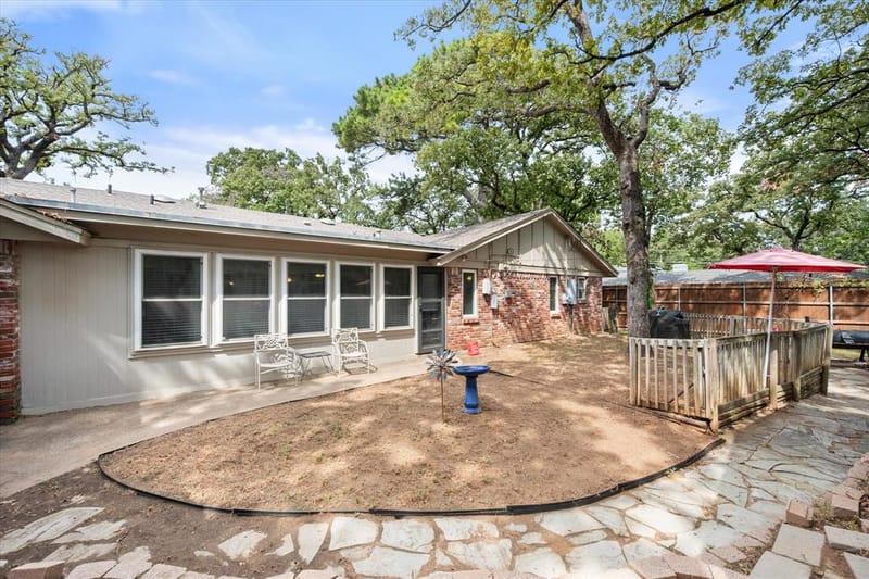 1001 Whispering Oak Court, Arlington TX 76012 - Photo 35