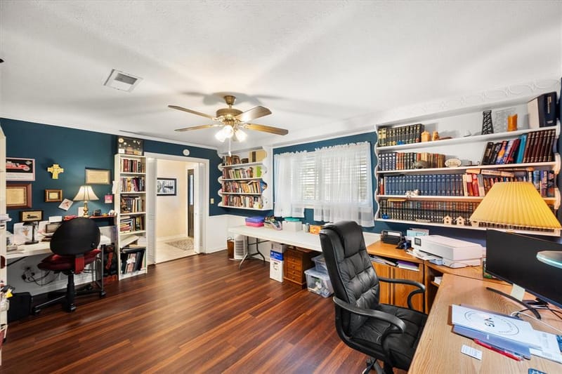 1001 Whispering Oak Court, Arlington TX 76012 - Photo 4