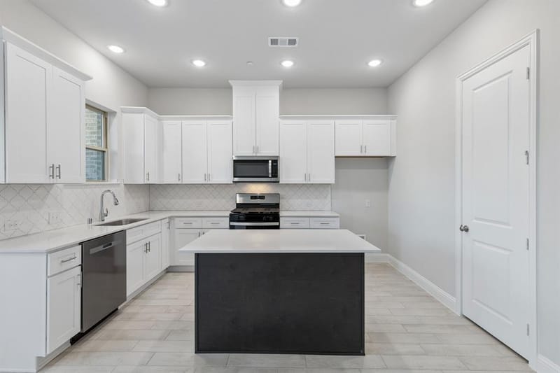 813 Heart Reef Road, Plano TX 75075 - Photo 2