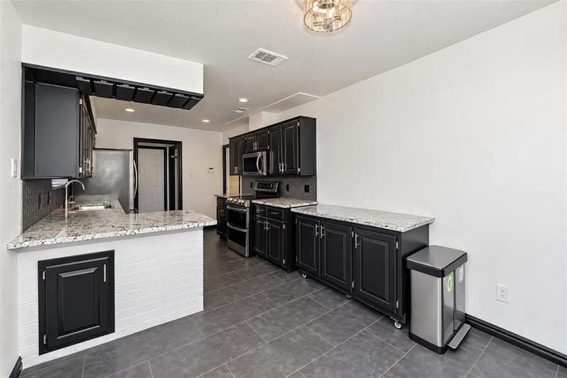 2941 Cresthaven Drive, Grapevine TX 76051 - Photo 10