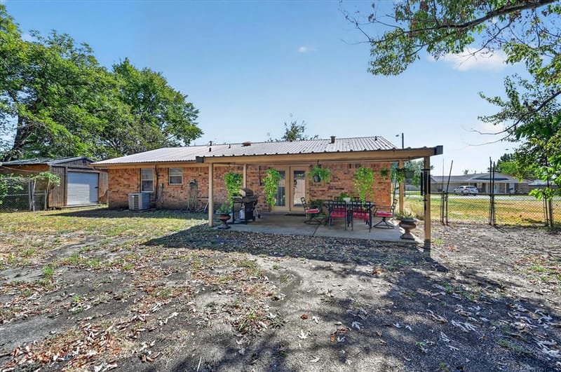 402 W Carter Street, Savoy TX 75479 - Photo 21