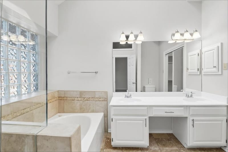 9016 Cumberland Drive, Irving TX 75063 - Photo 11