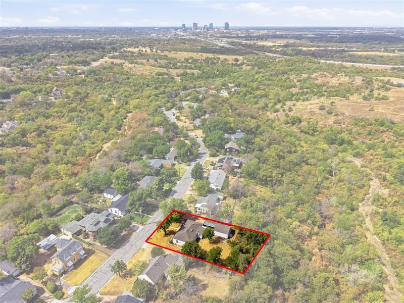 4005 Medford Road, Fort Worth TX 76103 - Photo 3