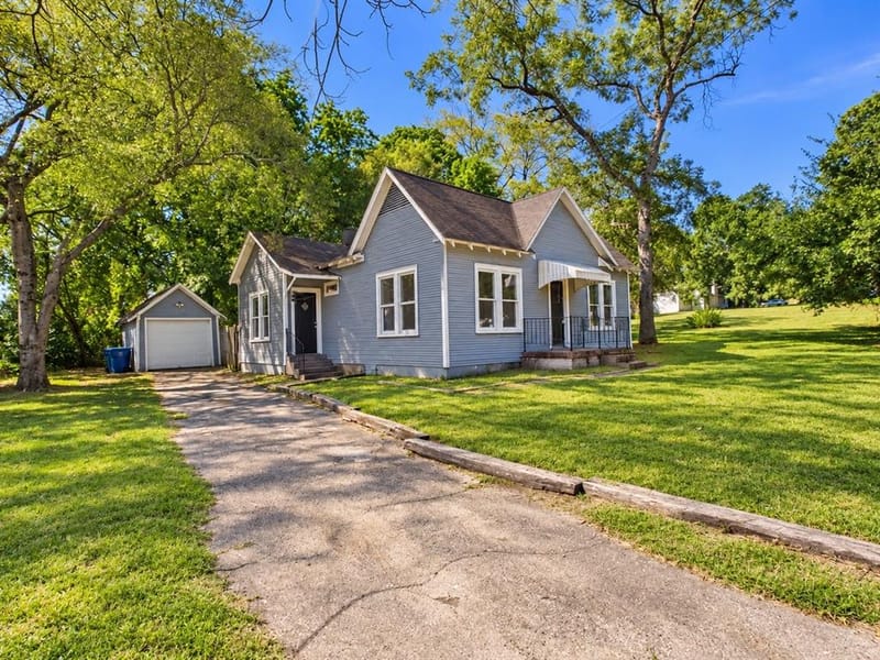 101 Larue Street, Athens TX 75751 - Photo 2