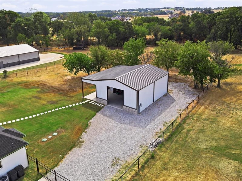 1135 Paradise Parkway, Poolville TX 76487 - Photo 34