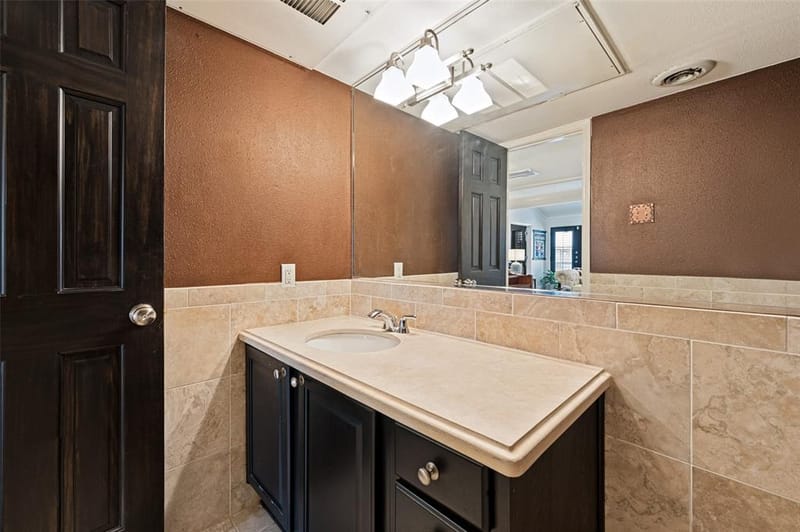 10209 Regal Oaks Drive # 211, Dallas TX 75230 - Photo 24