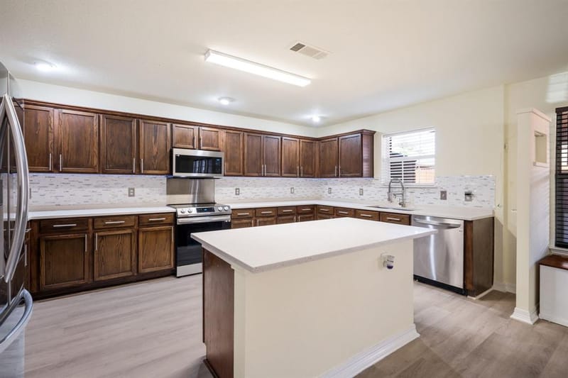 2456 Arroyo Springs Drive, Grand Prairie TX 75052 - Photo 17