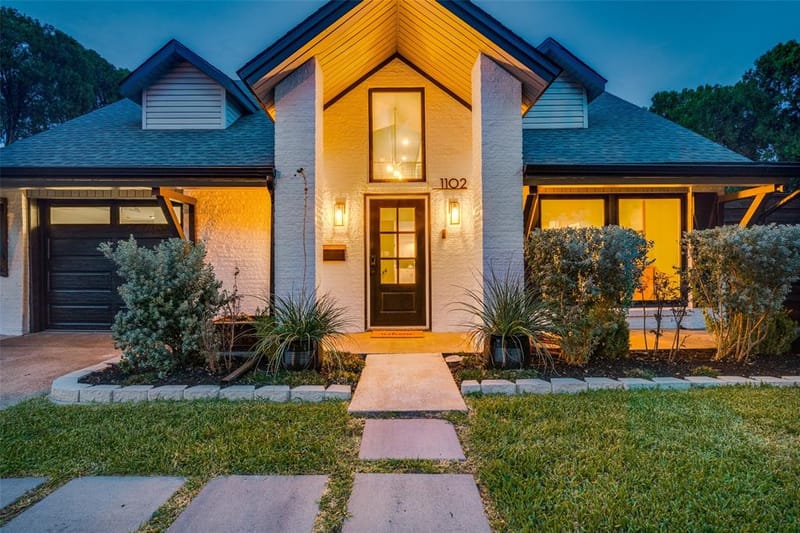 1102 Woodland Way, Richardson TX 75080