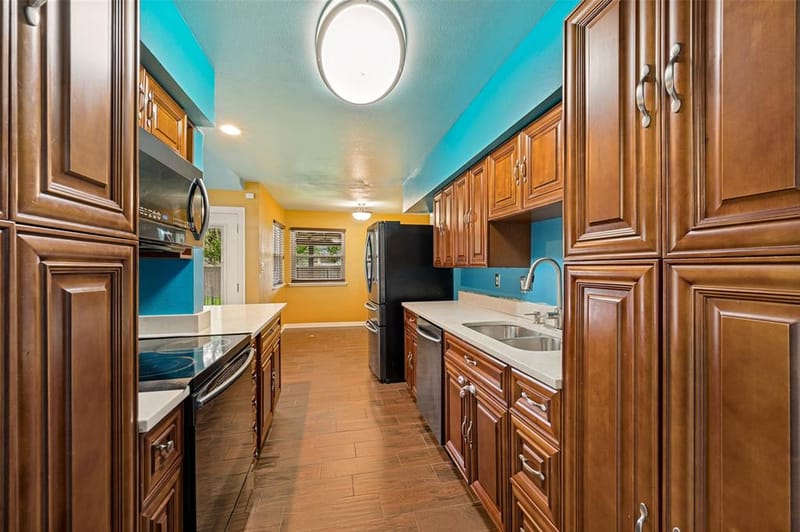 3259 Saint Croix Drive, Dallas TX 75229 - Photo 12