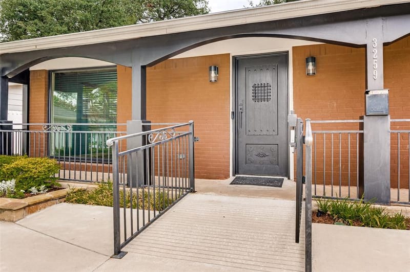 3259 Saint Croix Drive, Dallas TX 75229 - Photo 3
