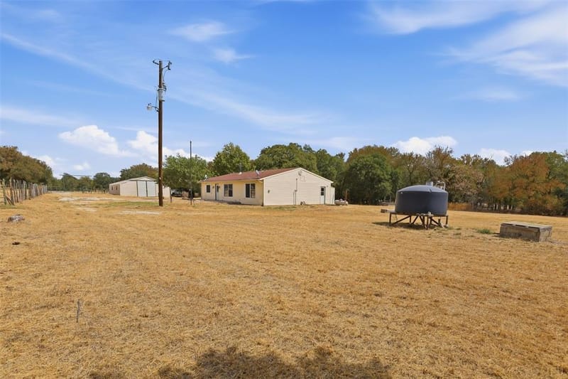 1005 Hickey Court, Granbury TX 76049 - Photo 6