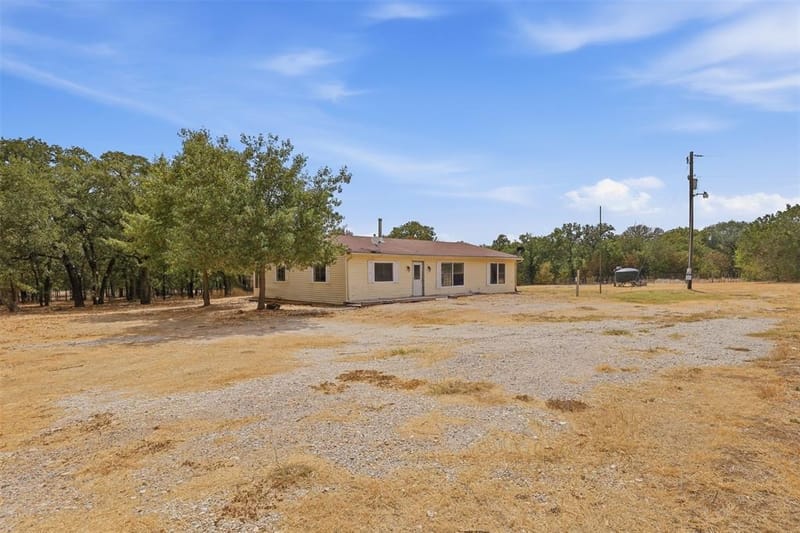 1005 Hickey Court, Granbury TX 76049 - Photo 5