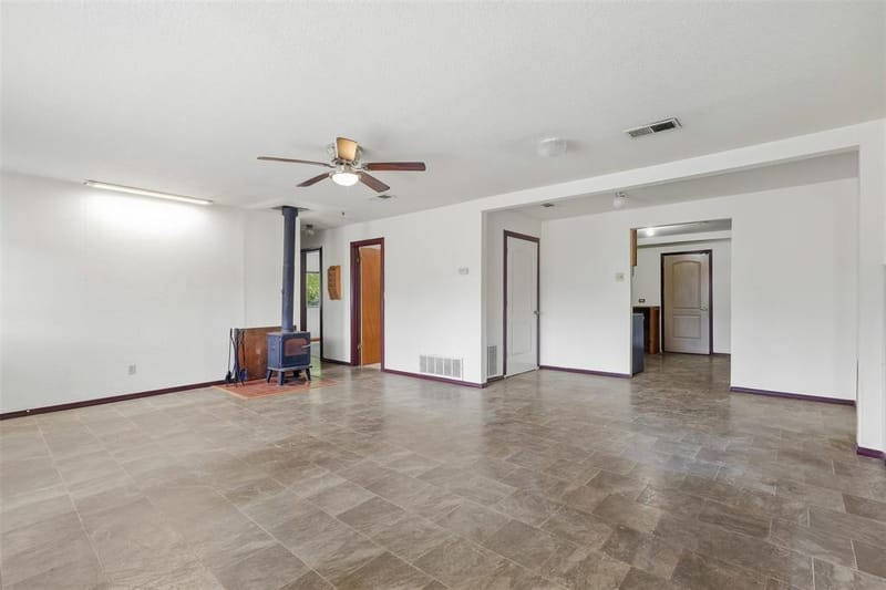 1005 Hickey Court, Granbury TX 76049 - Photo 9