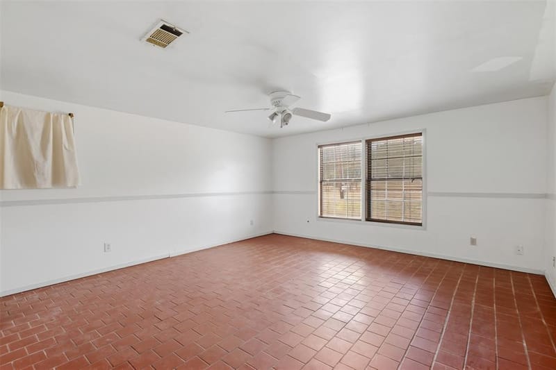 1005 Hickey Court, Granbury TX 76049 - Photo 18