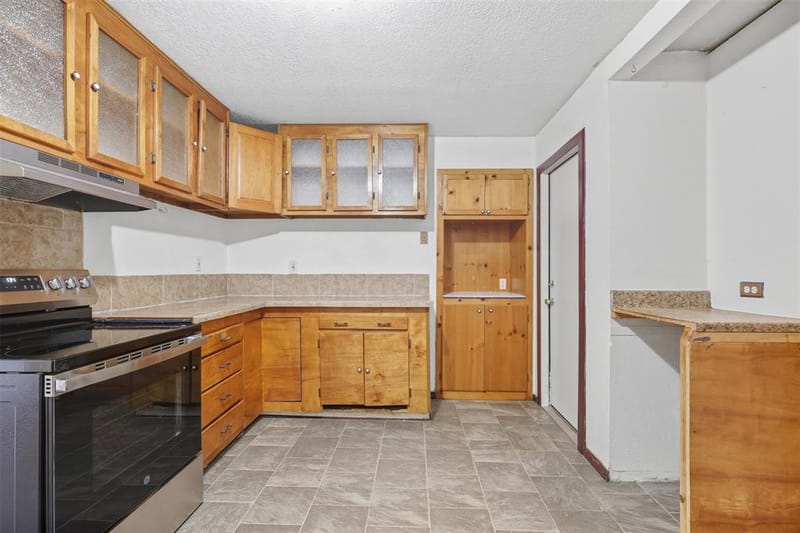 1005 Hickey Court, Granbury TX 76049 - Photo 11