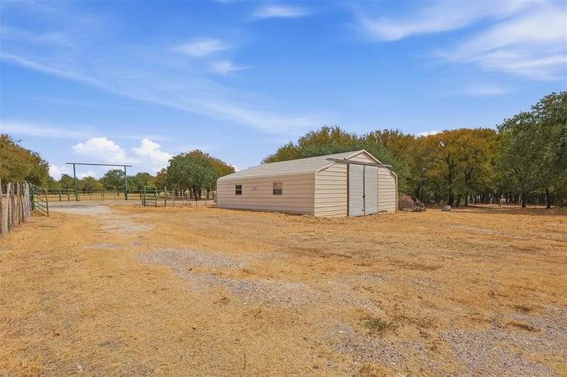 1005 Hickey Court, Granbury TX 76049 - Photo 35