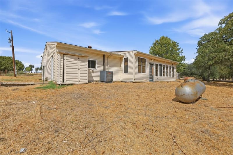 1005 Hickey Court, Granbury TX 76049 - Photo 31