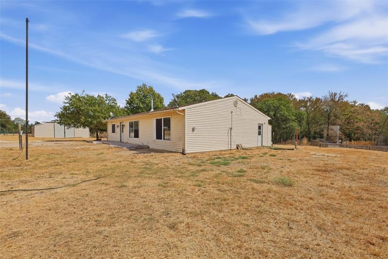 1005 Hickey Court, Granbury TX 76049 - Photo 4