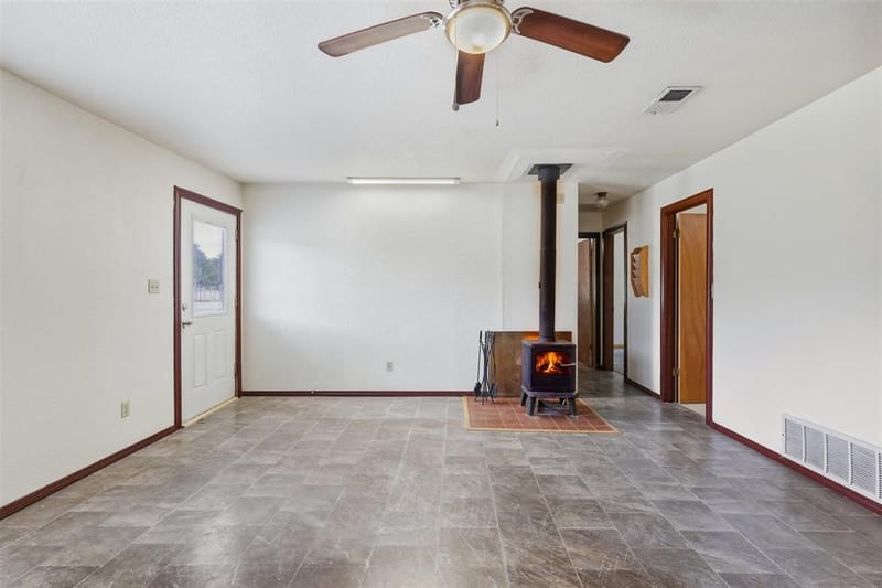 1005 Hickey Court, Granbury TX 76049 - Photo 8