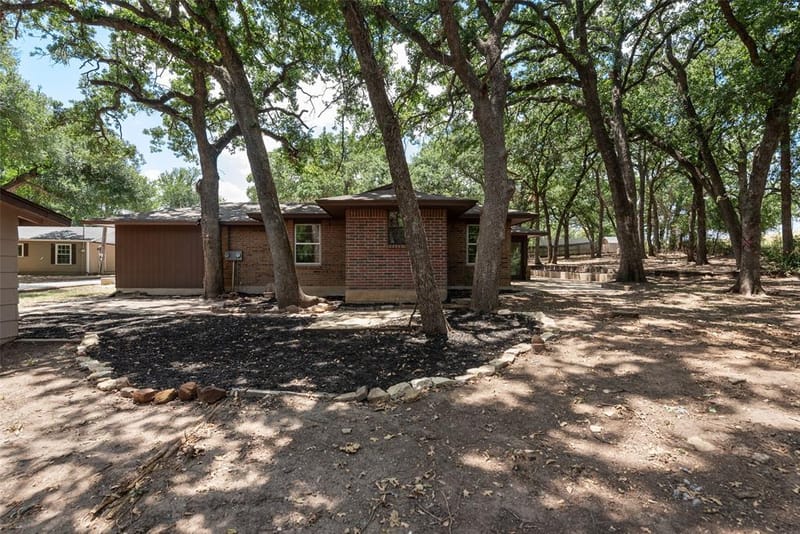 294 Thomas Len Road, Azle TX 76020 - Photo 37