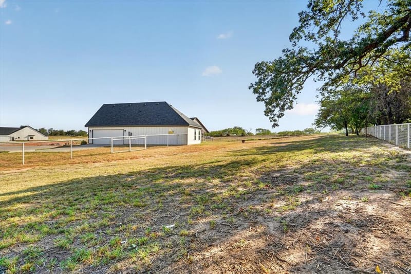 332 Jonny Boy Way, Springtown TX 76082 - Photo 38