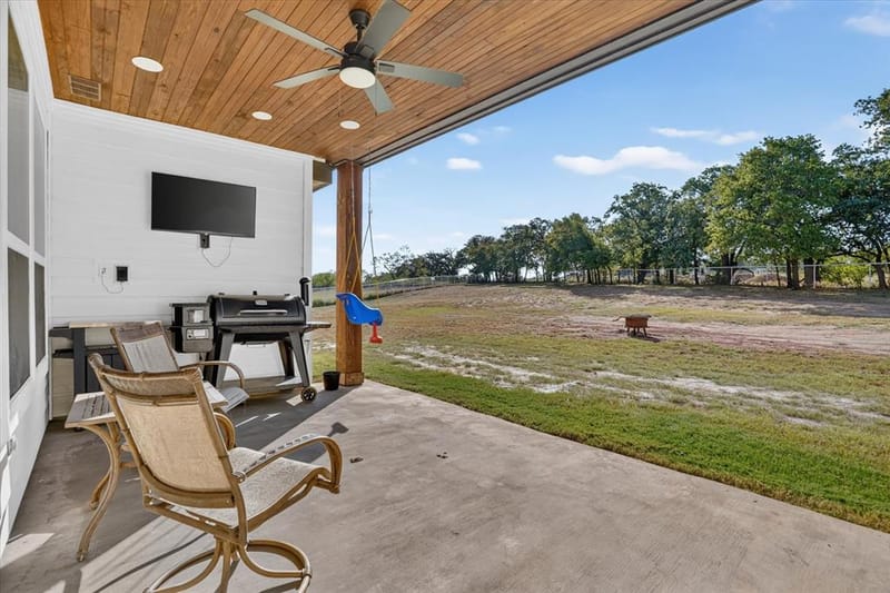 332 Jonny Boy Way, Springtown TX 76082 - Photo 35