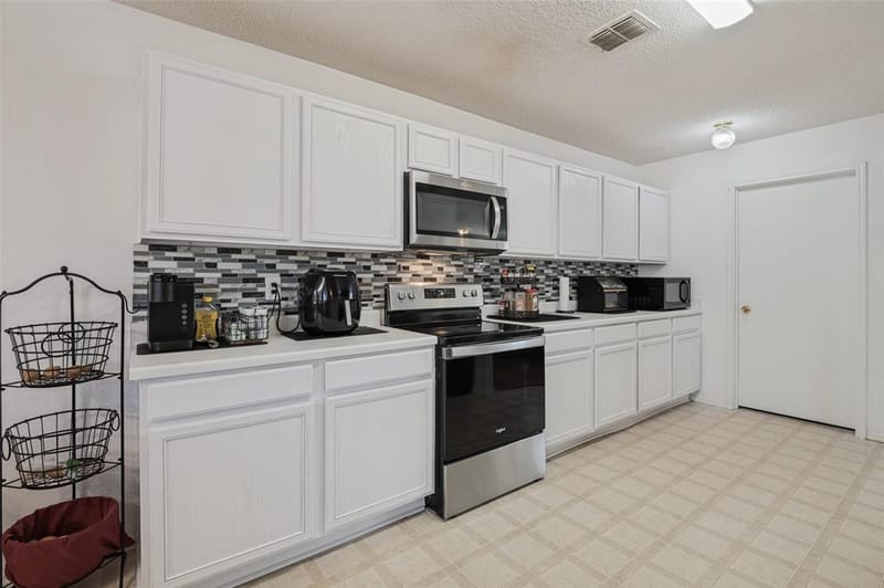 2120 W Grove Lane, Grand Prairie TX 75052 - Photo 14