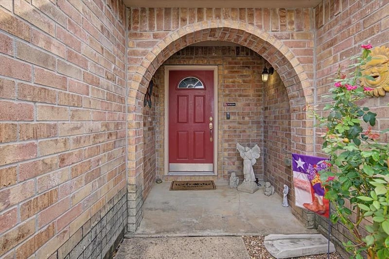 821 Green Heath Avenue, Fort Worth TX 76120 - Photo 3