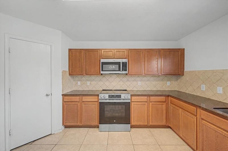 821 Green Heath Avenue, Fort Worth TX 76120 - Photo 33