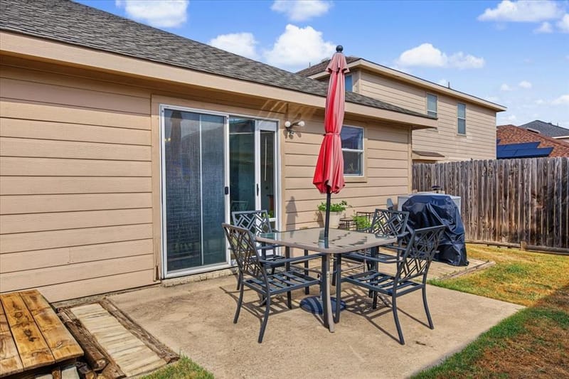 821 Green Heath Avenue, Fort Worth TX 76120 - Photo 15