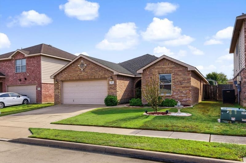 821 Green Heath Avenue, Fort Worth TX 76120 - Photo 31