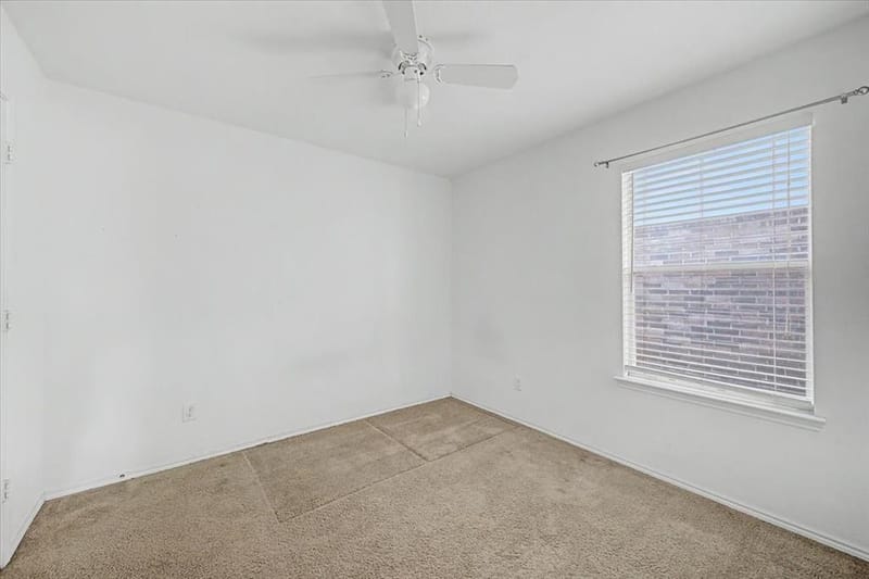 821 Green Heath Avenue, Fort Worth TX 76120 - Photo 25