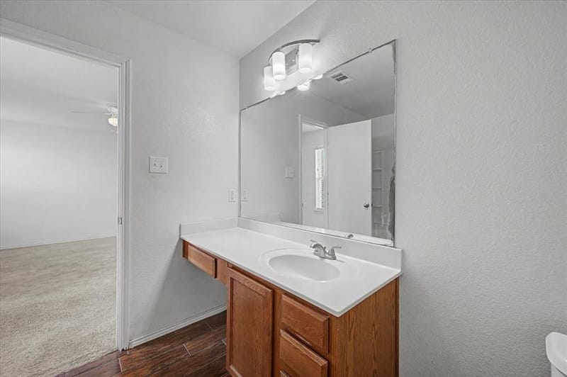 821 Green Heath Avenue, Fort Worth TX 76120 - Photo 21