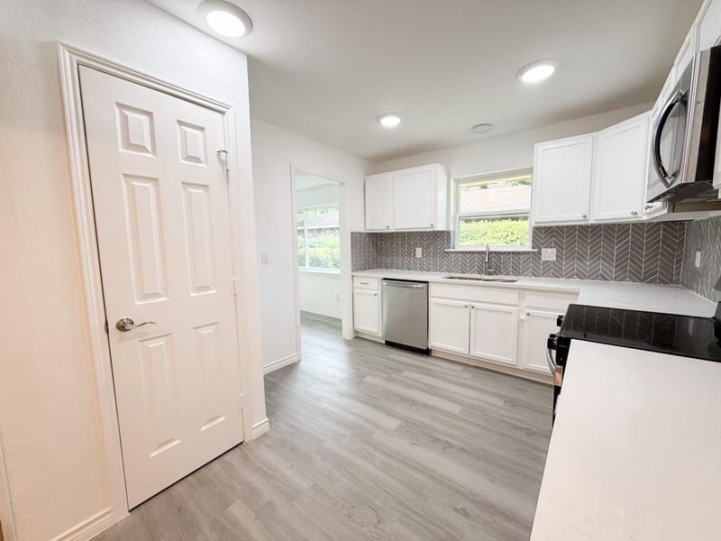 2147 Oak Valley Lane, Dallas TX 75232 - Photo 9