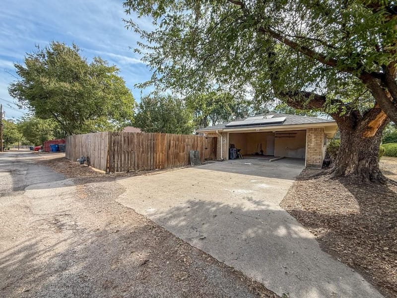 2147 Oak Valley Lane, Dallas TX 75232 - Photo 35
