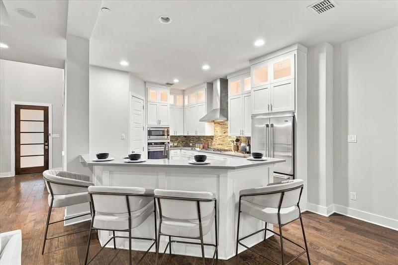 6251 Lakeshore Drive, Dallas TX 75214 - Photo 12