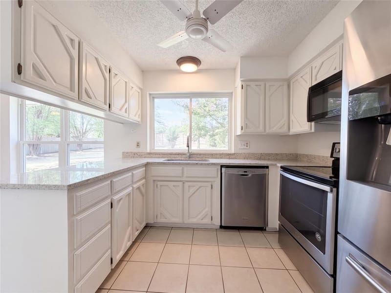 3606 Grissom Drive, Arlington TX 76016 - Photo 6