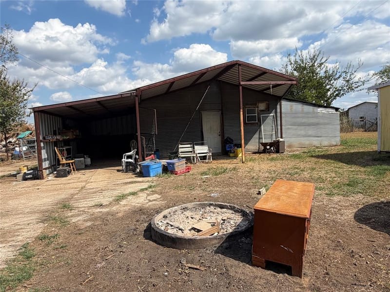 8453 County Road 1206, Rio Vista TX 76093 - Photo 31