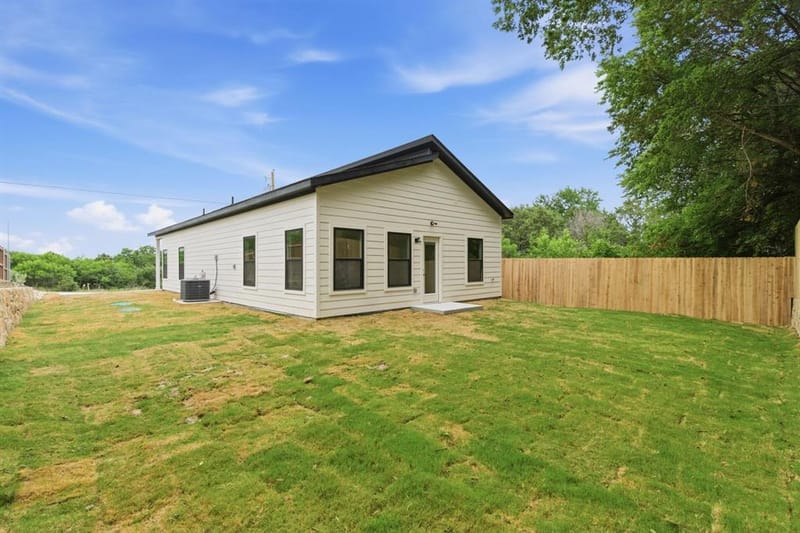 2703 Brazos River Drive, Granbury TX 76048 - Photo 32