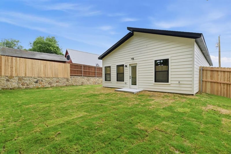 2703 Brazos River Drive, Granbury TX 76048 - Photo 34