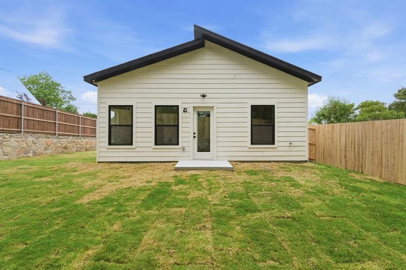 2703 Brazos River Drive, Granbury TX 76048 - Photo 33