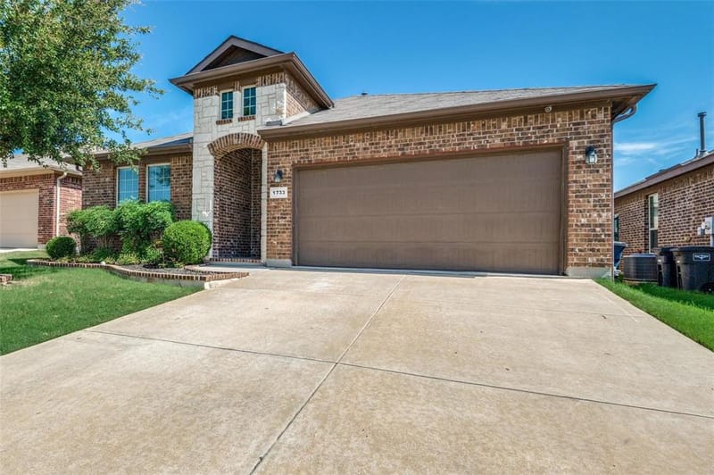 1733 Kachina Lodge Road, Fort Worth TX 76131 - Photo 2