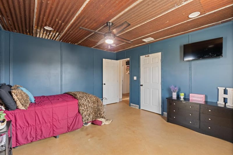 685 County Road 1102, Rio Vista TX 76093 - Photo 27