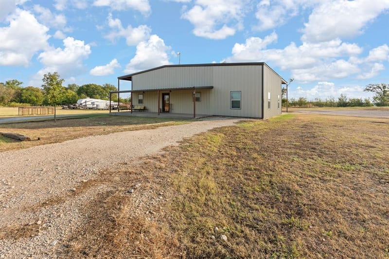 685 County Road 1102, Rio Vista TX 76093 - Photo 2