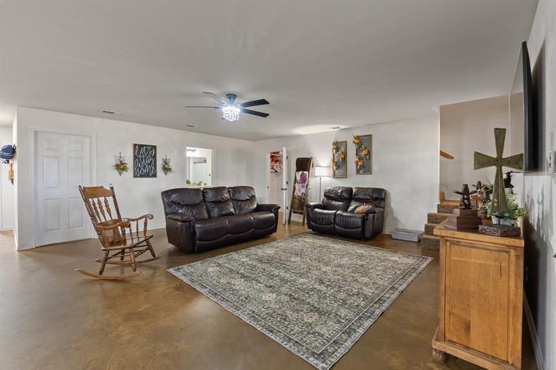 685 County Road 1102, Rio Vista TX 76093 - Photo 6
