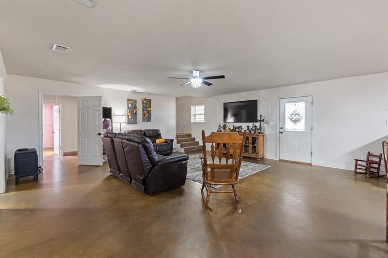 685 County Road 1102, Rio Vista TX 76093 - Photo 7