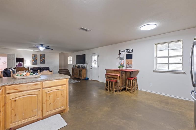 685 County Road 1102, Rio Vista TX 76093 - Photo 14